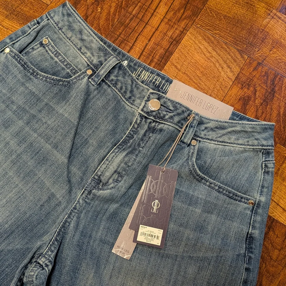 Jennifer Lopez NWT Wide Leg Crop High Rise Raw Hem Boho Fest Women's Jeans 8 - Picture 3 of 9